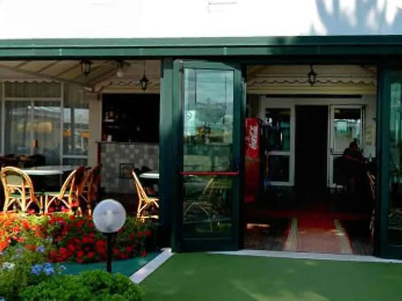 לידו די ג'סולו Queen Anne Hotel